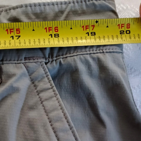 NEW  L L Bean Trail Comfort Lightweight Outdoor Waterproof Cargo Pants XL/L Gray - Picture 15 of 17